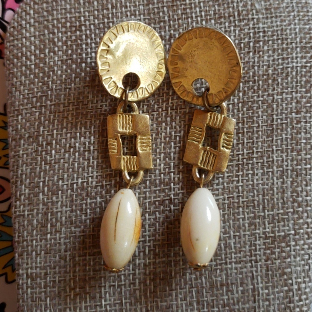 Vintage gold tone Earrings